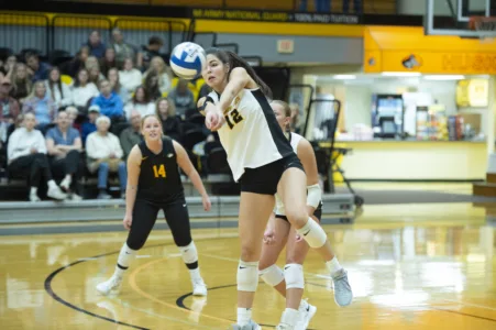 Huskies volleyball keeps pace with pair of wins